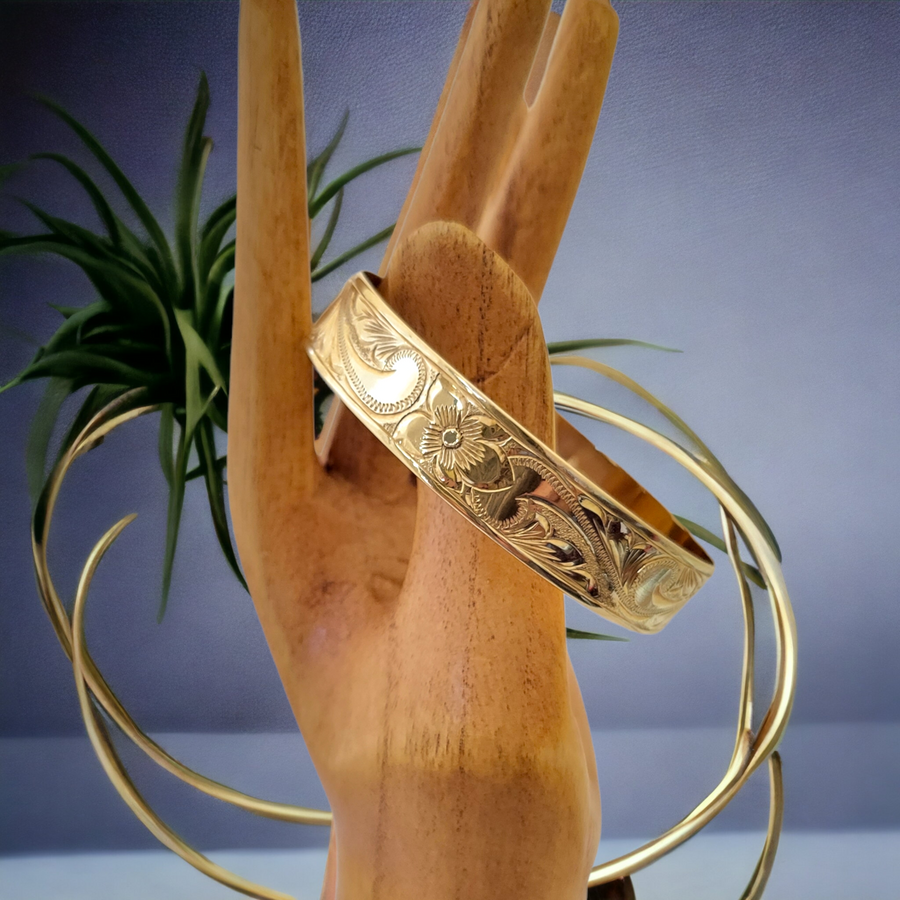 14K  Hawaiian Heirloom  Bracelet (12mm)