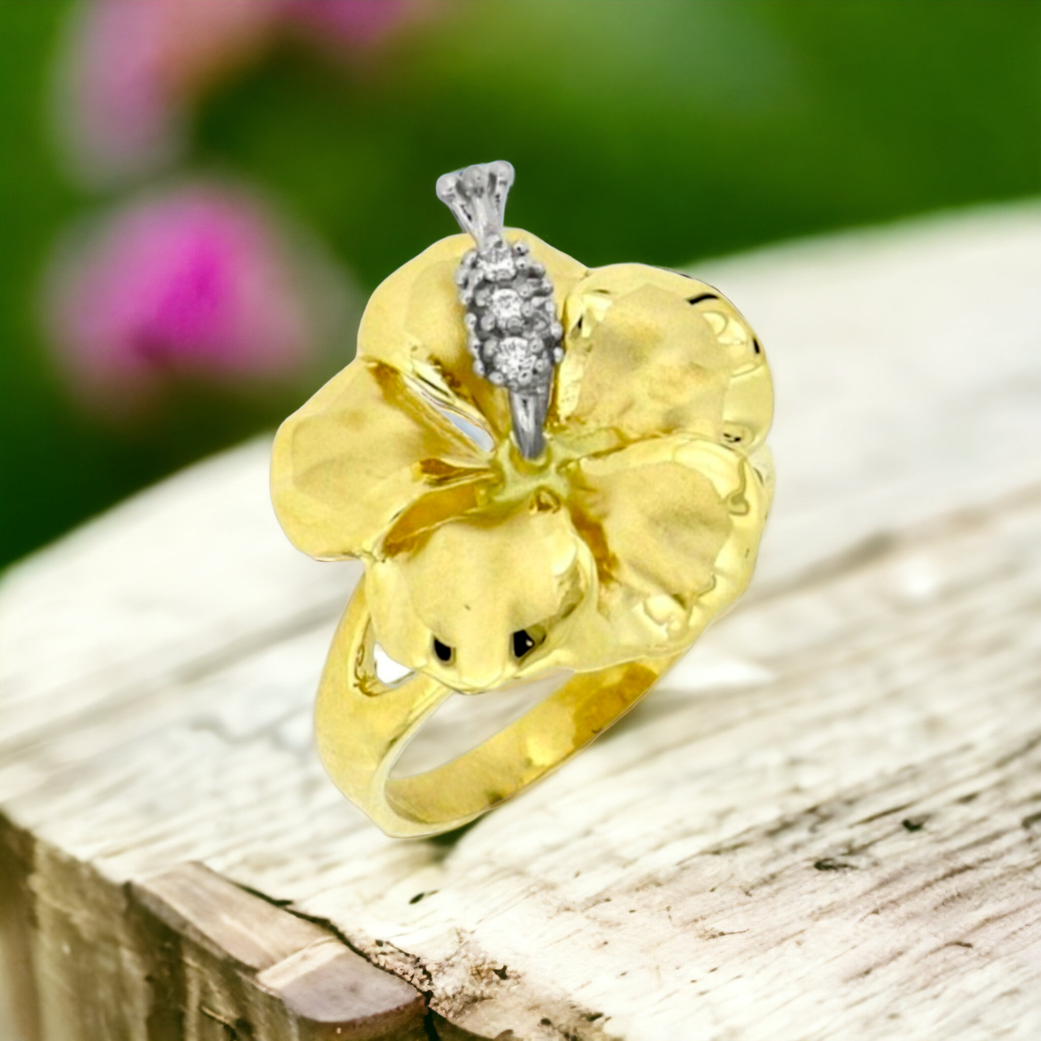 Yellow gold flower ring deals