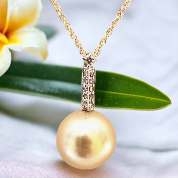 18k South Sea Golden Pearl bar Pendant with Diamonds (11.4mm)