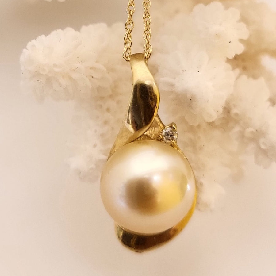 14k South Sea Golden  Pearl Pendant with Diamond (12.3mm)