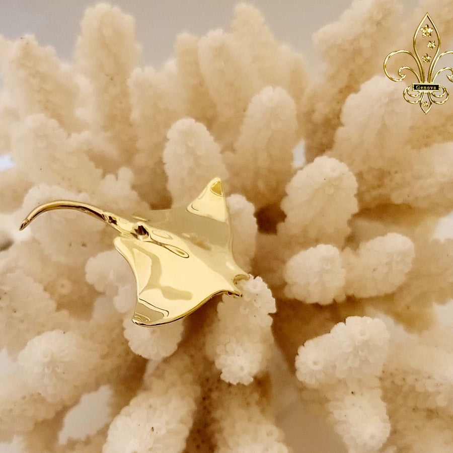 14K  Manta Ray Pendant (35mm)