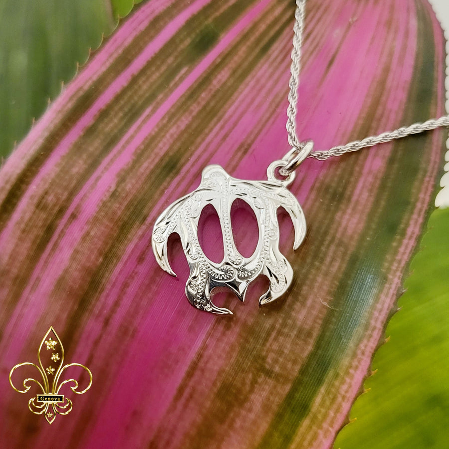 Silver Hawaiian Scroll Design Honu Pendant with Chain (23x24mm)
