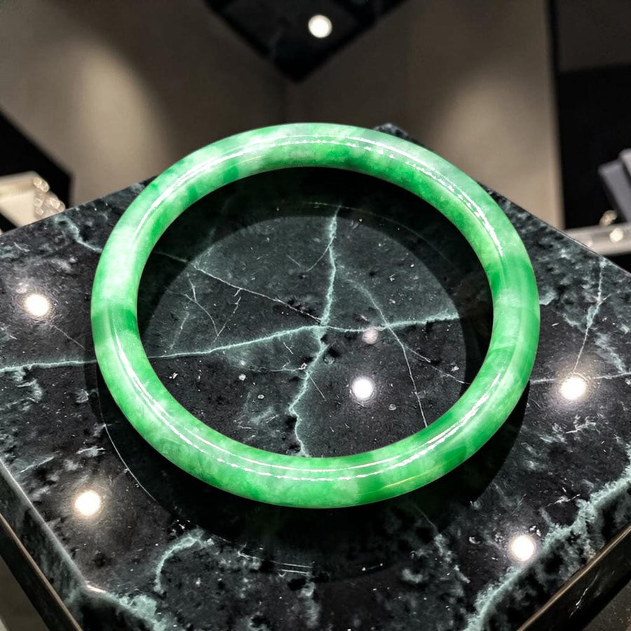 Green jade  Barrel Bangle - 7mm / Sz.7