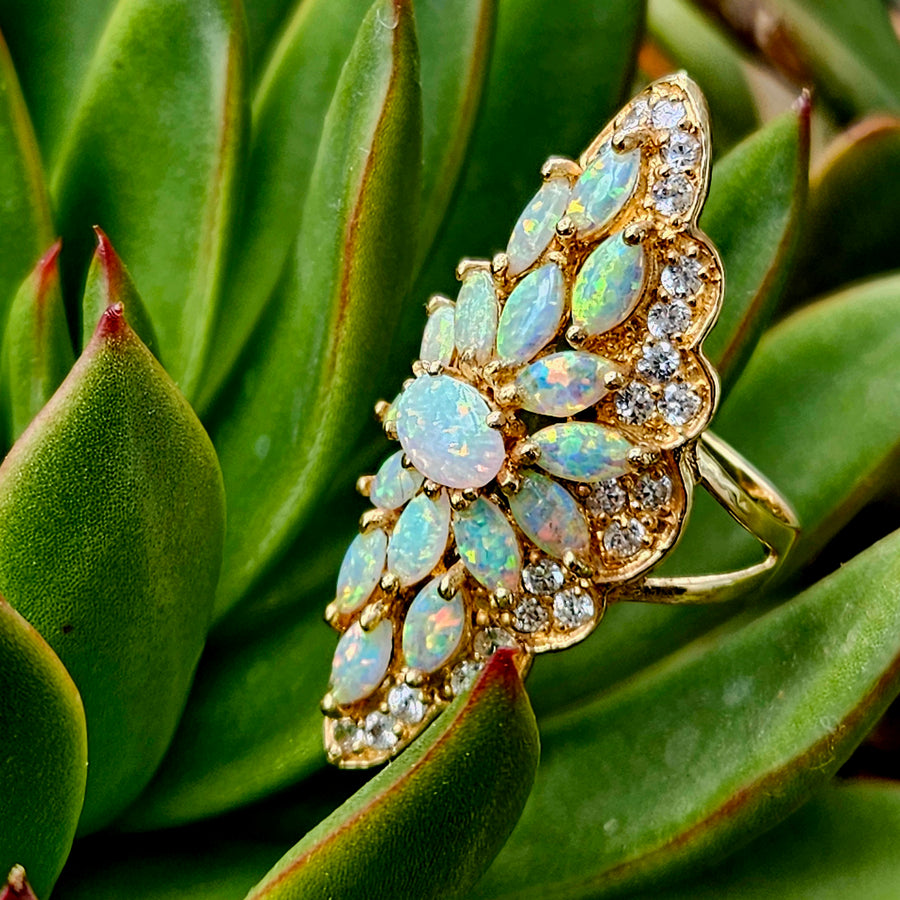 14k Ladies Opal Ring