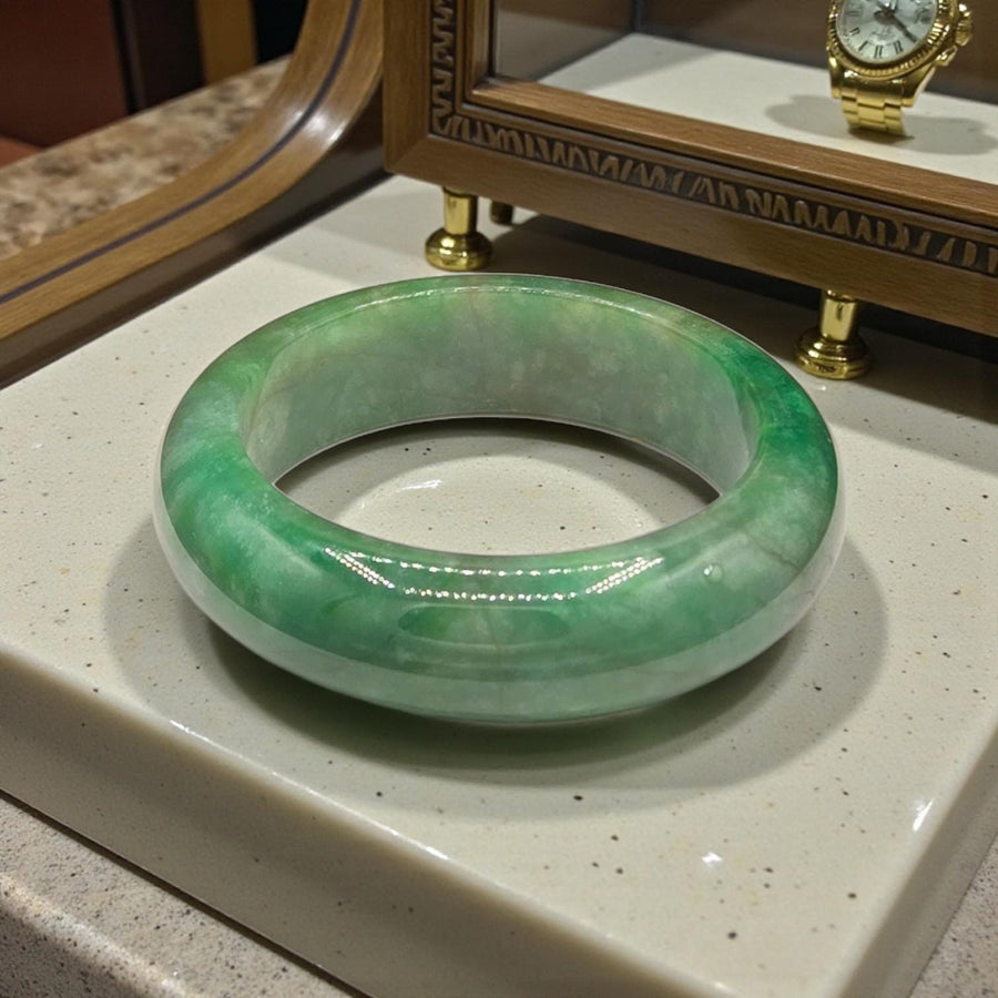 Green & White Jade Bangle – 18mm / Sz.7.5