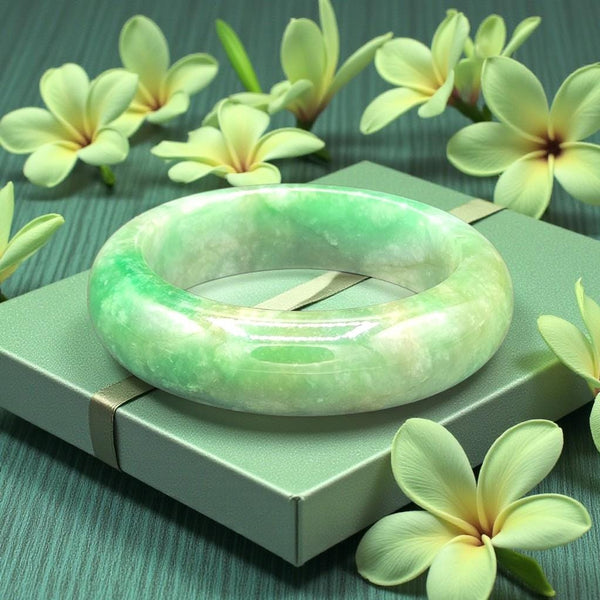 Green & White Jade Bangle – 18mm / Sz.7.5