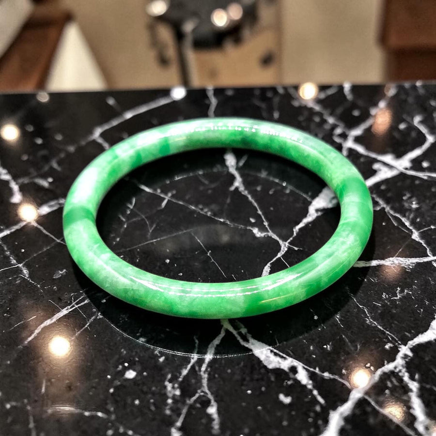 Green jade  Barrel Bangle - 7mm / Sz.7