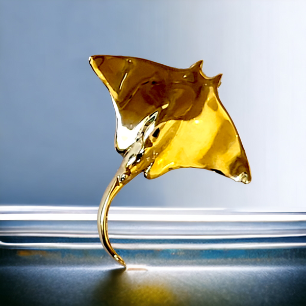 14K  Manta Ray Pendant (35mm)