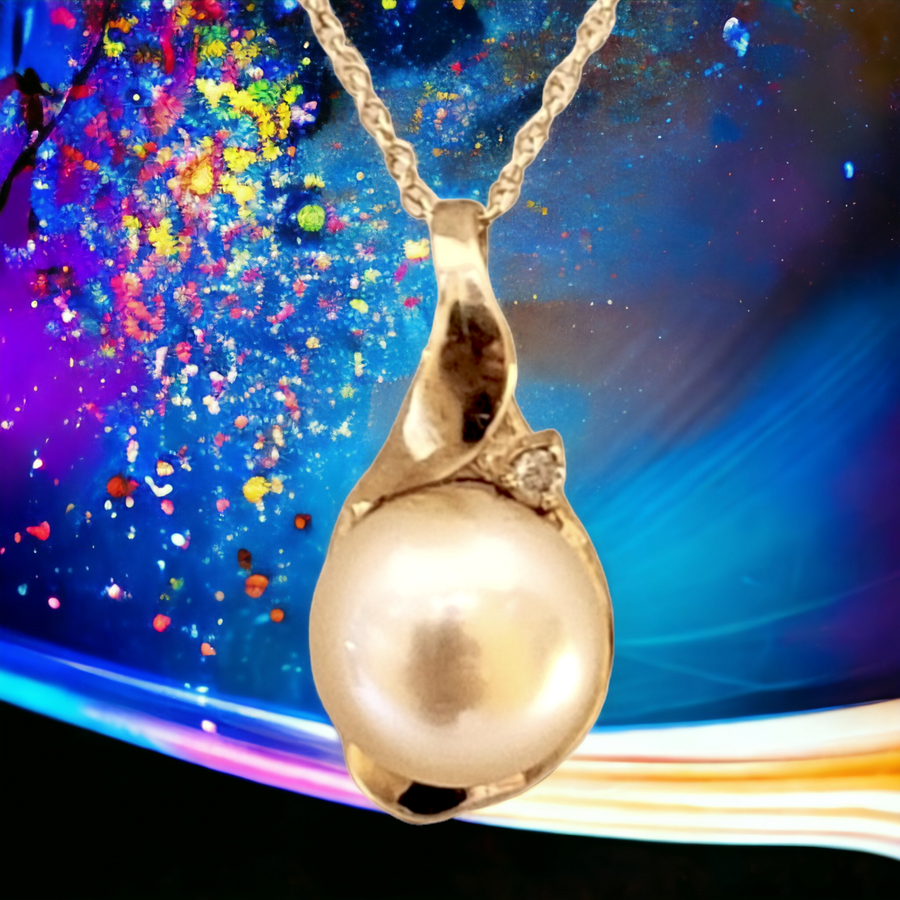 14k Golden South Sea Pearl(12.3mm) Pendant with Diamond