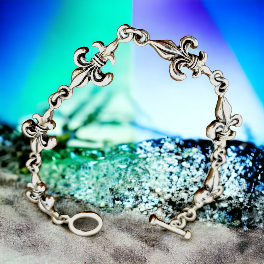 Silver Fleur De Lis  Design Bracelet (14mm)