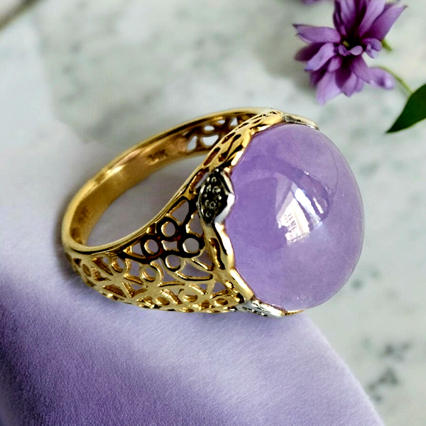 14k Ladies Lavender Jade Ring