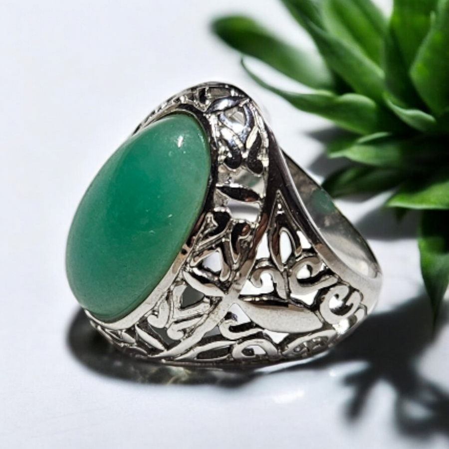 14k Oval Australian Green Jade Ring