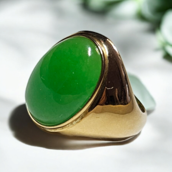 14k Green Oval Jade Ring