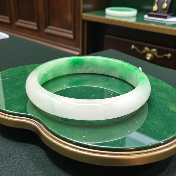 Green & White Jade Bangle – 12mm / Sz. 7.75