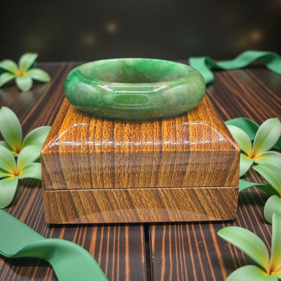 Green & White Jade Bangle – 18mm / Sz.7.5