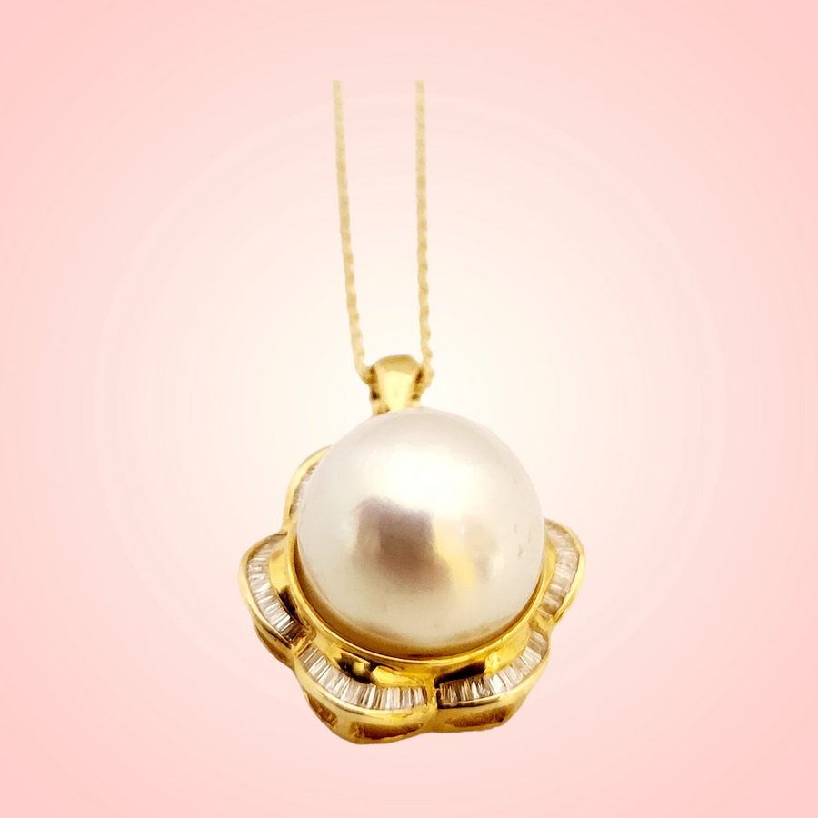 14k White South Sea Pearl (14.3mm) Pendant with Diamonds